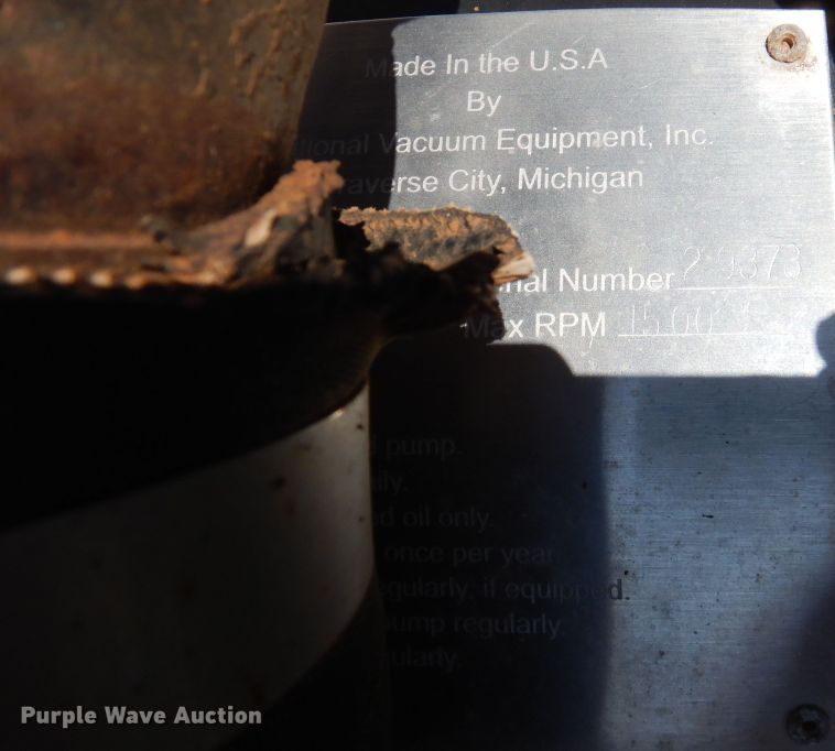 image for item DJ7521 2007 Mack CHN613  semi truck