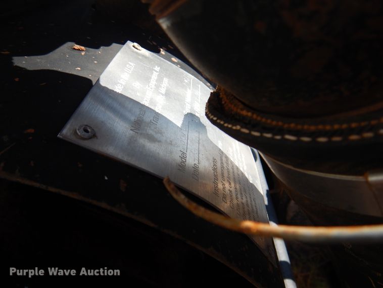 image for item DJ7521 2007 Mack CHN613  semi truck