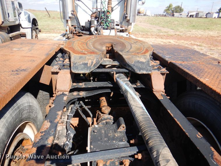 image for item DJ7521 2007 Mack CHN613  semi truck