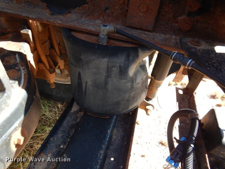 image for item DJ7521 2007 Mack CHN613  semi truck