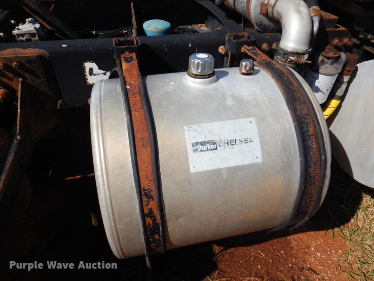 image for item DJ7521 2007 Mack CHN613  semi truck