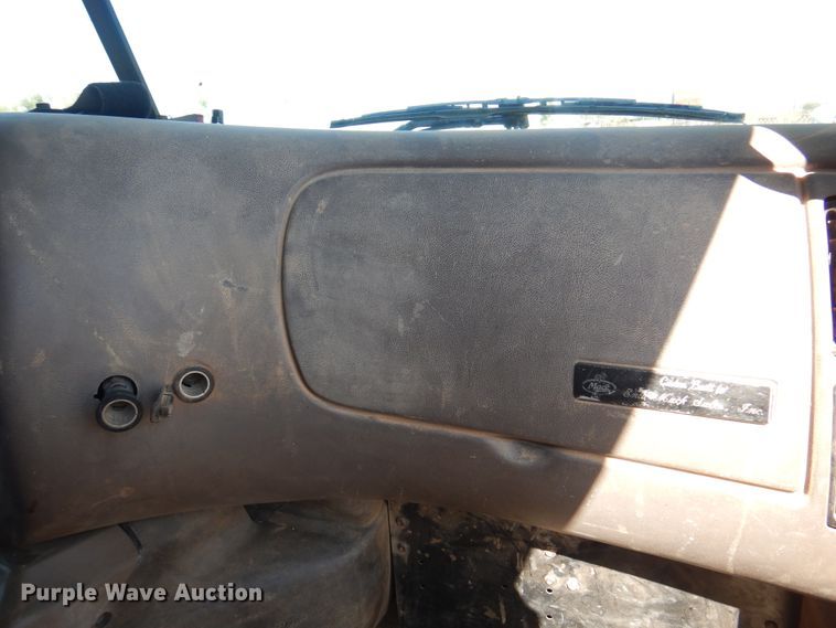 image for item DJ7521 2007 Mack CHN613  semi truck