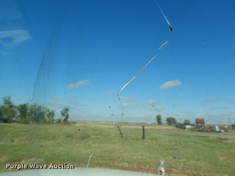 image for item DJ7521 2007 Mack CHN613  semi truck