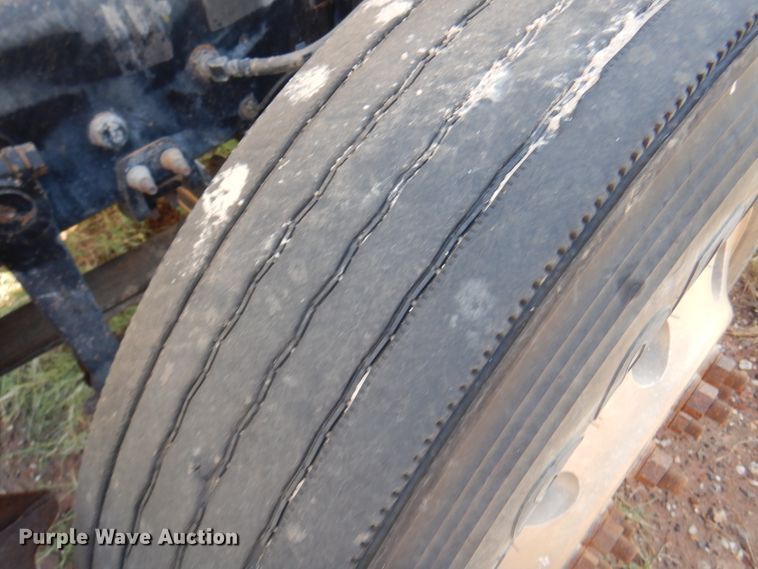 image for item DJ7521 2007 Mack CHN613  semi truck