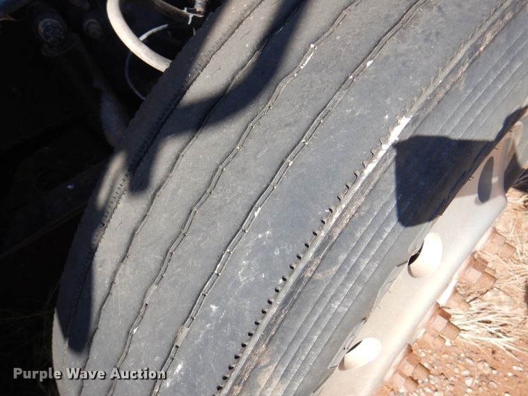 image for item DJ7521 2007 Mack CHN613  semi truck