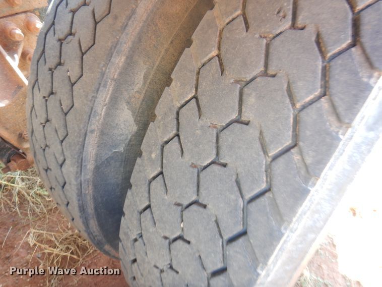 image for item DJ7521 2007 Mack CHN613  semi truck