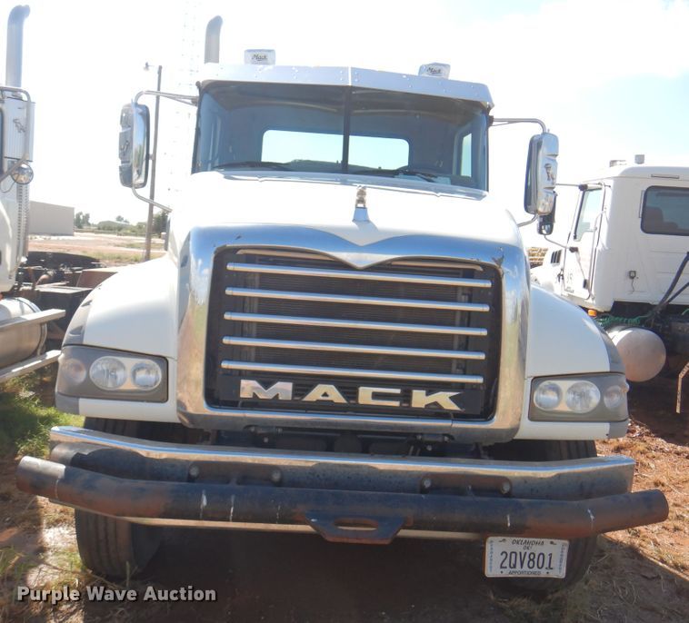 image for item DJ7522 2012 Mack GU713  semi truck