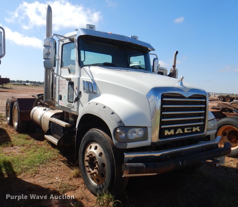 image for item DJ7522 2012 Mack GU713  semi truck