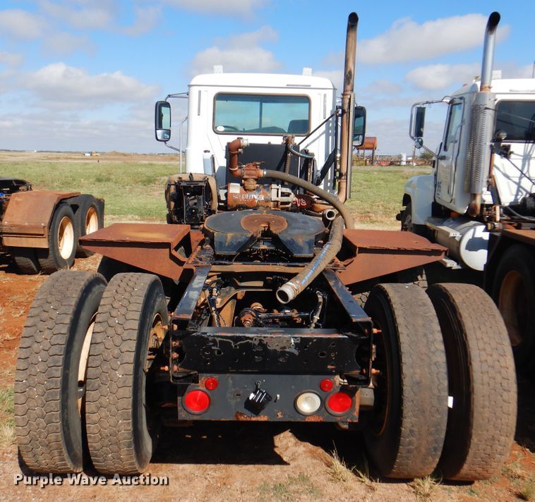 image for item DJ7522 2012 Mack GU713  semi truck