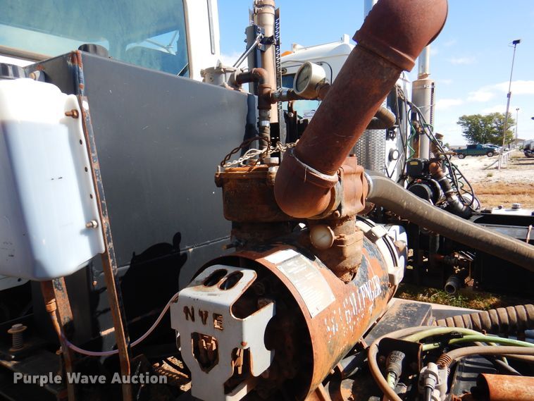 image for item DJ7522 2012 Mack GU713  semi truck