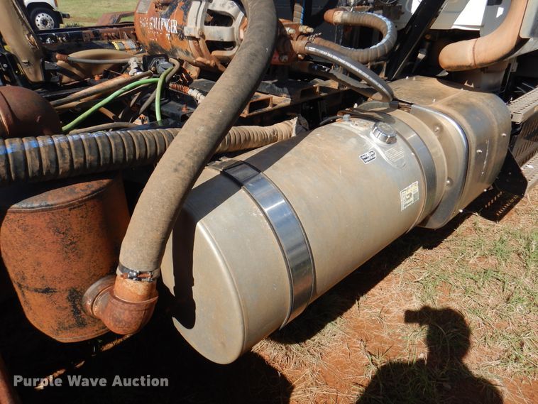 image for item DJ7522 2012 Mack GU713  semi truck