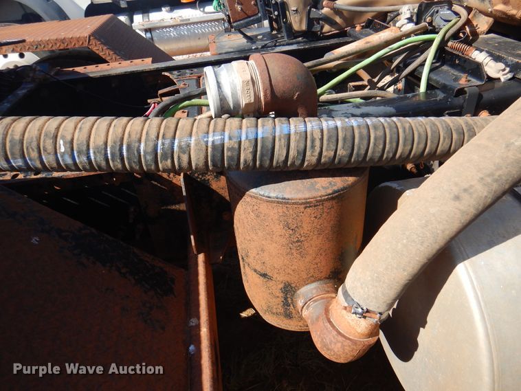 image for item DJ7522 2012 Mack GU713  semi truck