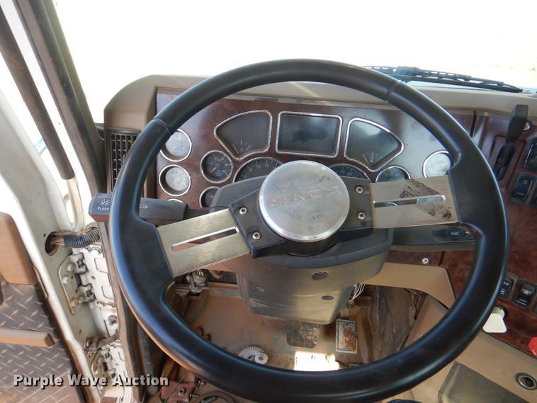 image for item DJ7522 2012 Mack GU713  semi truck