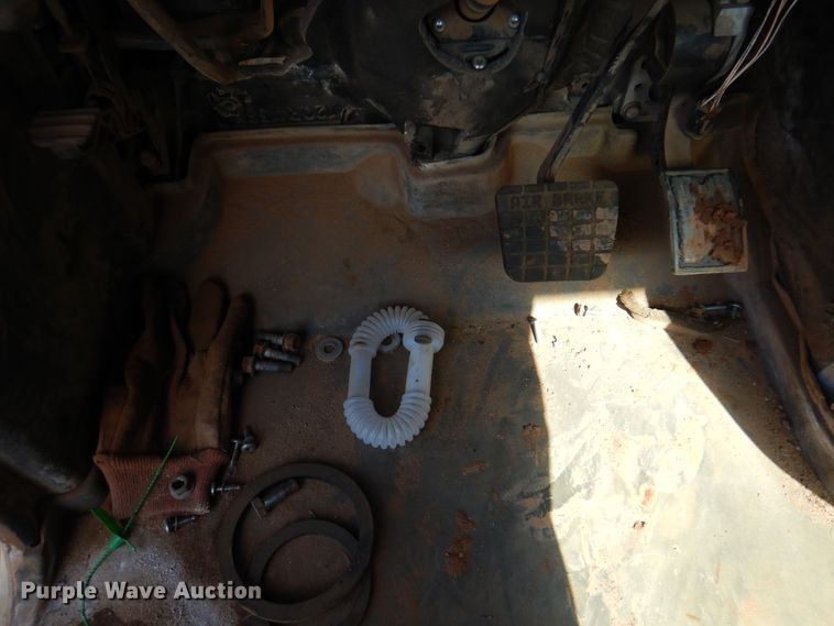 image for item DJ7522 2012 Mack GU713  semi truck