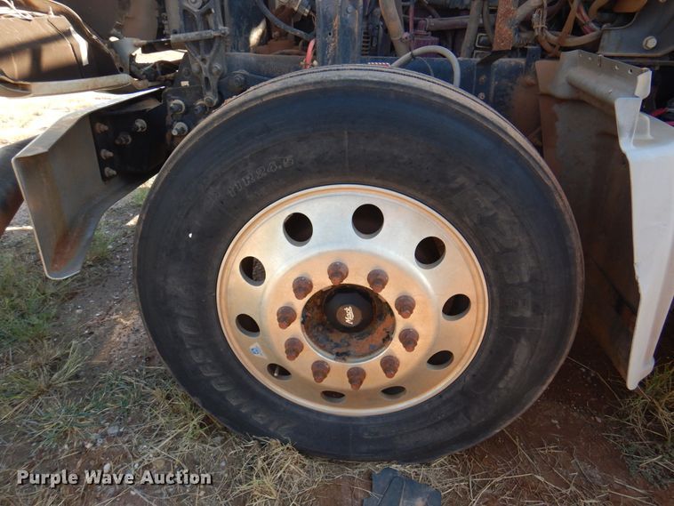 image for item DJ7522 2012 Mack GU713  semi truck