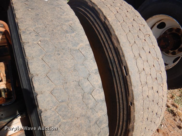 image for item DJ7522 2012 Mack GU713  semi truck