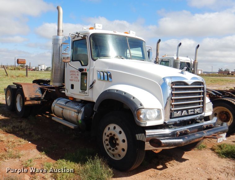 image for item DJ7523 2009 Mack GU713  semi truck