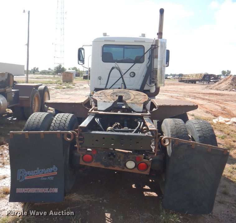 image for item DJ7523 2009 Mack GU713  semi truck