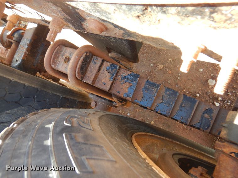 image for item DJ7523 2009 Mack GU713  semi truck