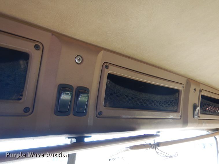 image for item DJ7523 2009 Mack GU713  semi truck