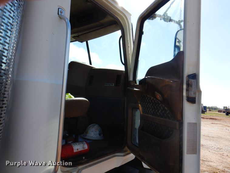 image for item DJ7523 2009 Mack GU713  semi truck