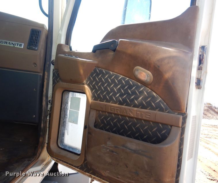 image for item DJ7523 2009 Mack GU713  semi truck