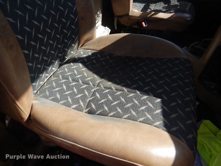 image for item DJ7523 2009 Mack GU713  semi truck