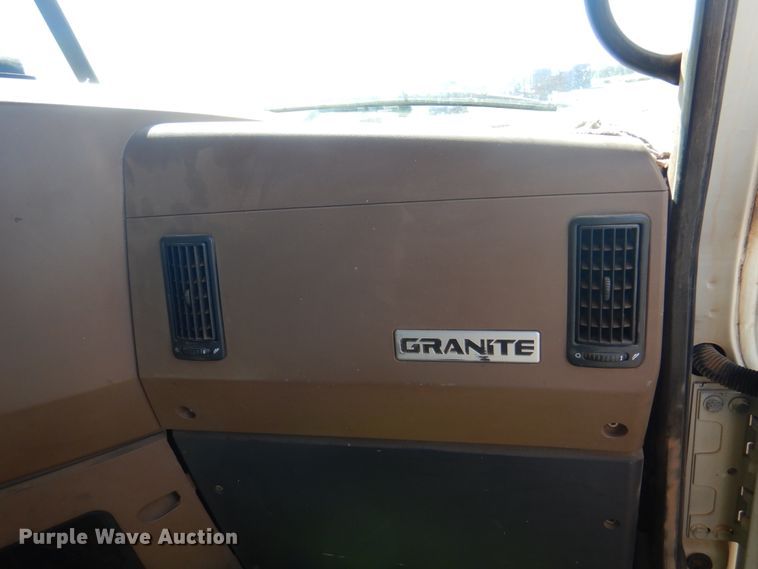 image for item DJ7523 2009 Mack GU713  semi truck