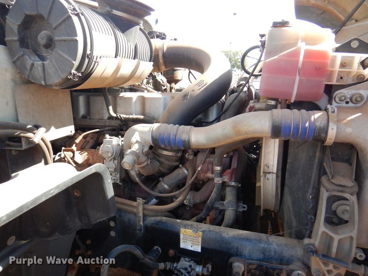 image for item DJ7523 2009 Mack GU713  semi truck