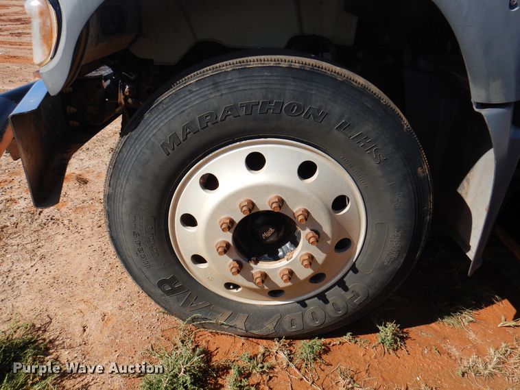 image for item DJ7523 2009 Mack GU713  semi truck