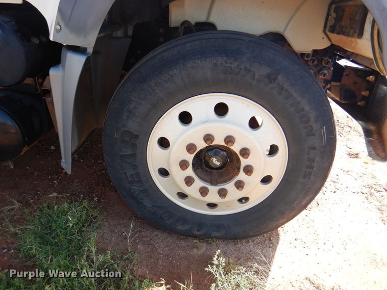 image for item DJ7523 2009 Mack GU713  semi truck