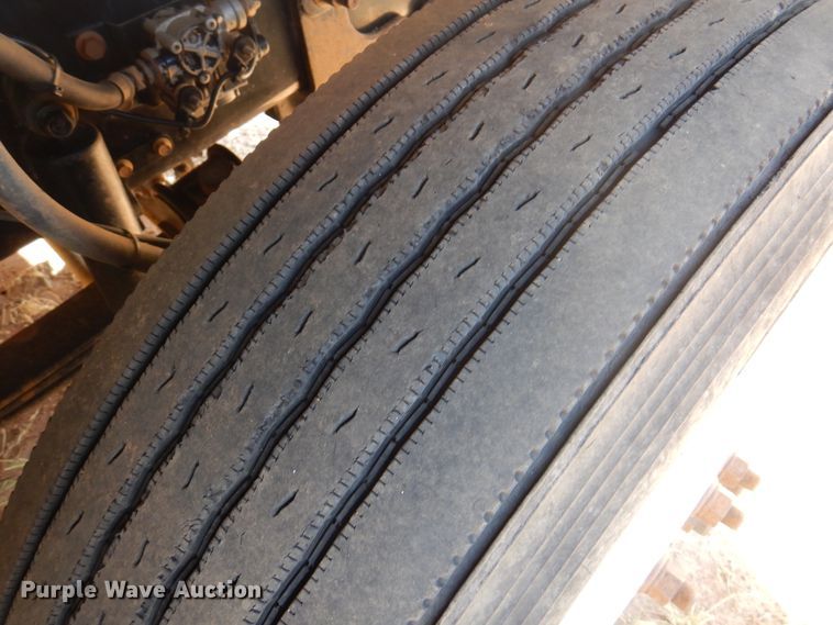 image for item DJ7523 2009 Mack GU713  semi truck