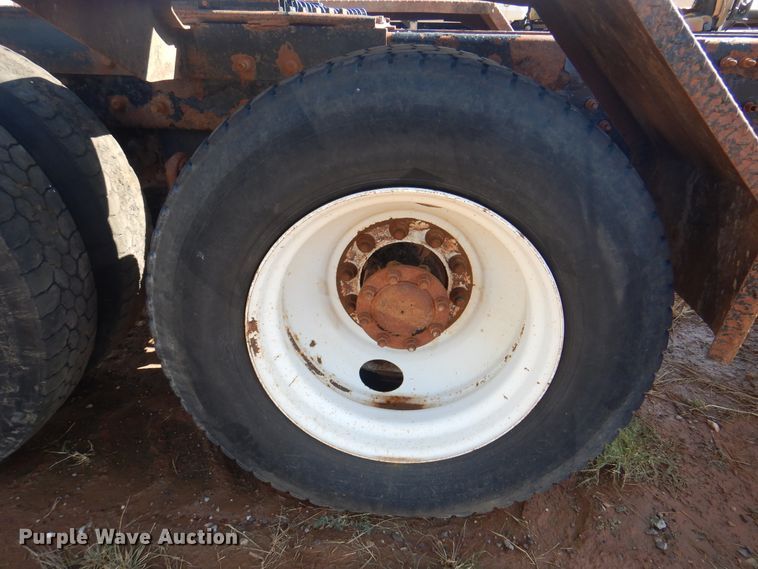 image for item DJ7523 2009 Mack GU713  semi truck