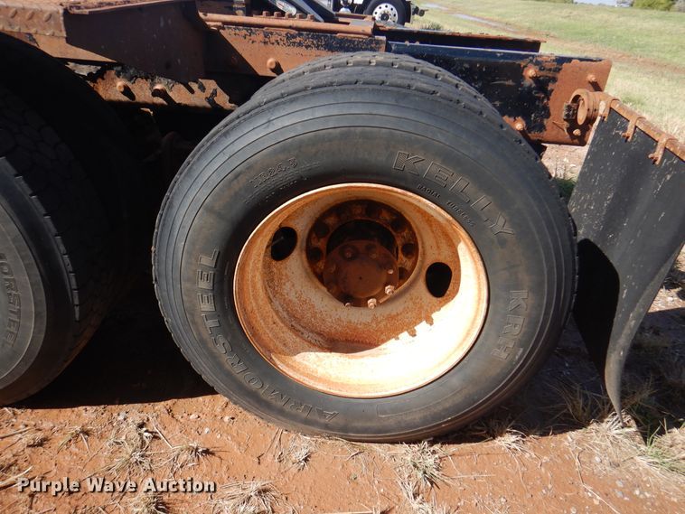 image for item DJ7523 2009 Mack GU713  semi truck