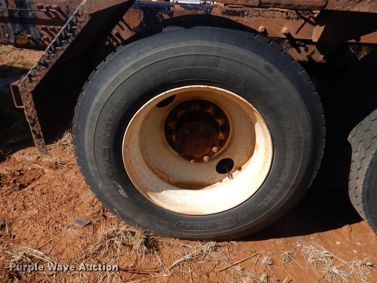 image for item DJ7523 2009 Mack GU713  semi truck