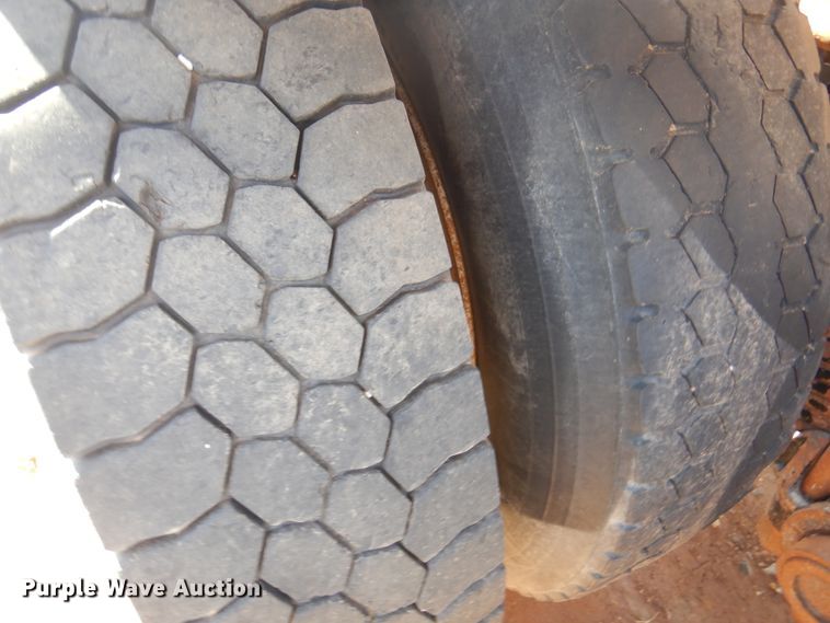 image for item DJ7523 2009 Mack GU713  semi truck