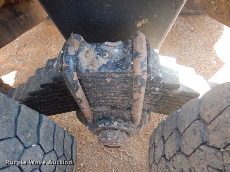 image for item DJ7524 2009 Mack GU713  semi truck