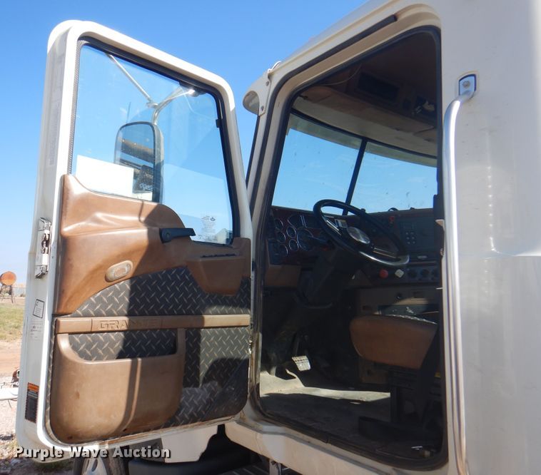 image for item DJ7524 2009 Mack GU713  semi truck