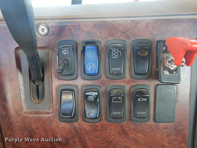 image for item DJ7524 2009 Mack GU713  semi truck