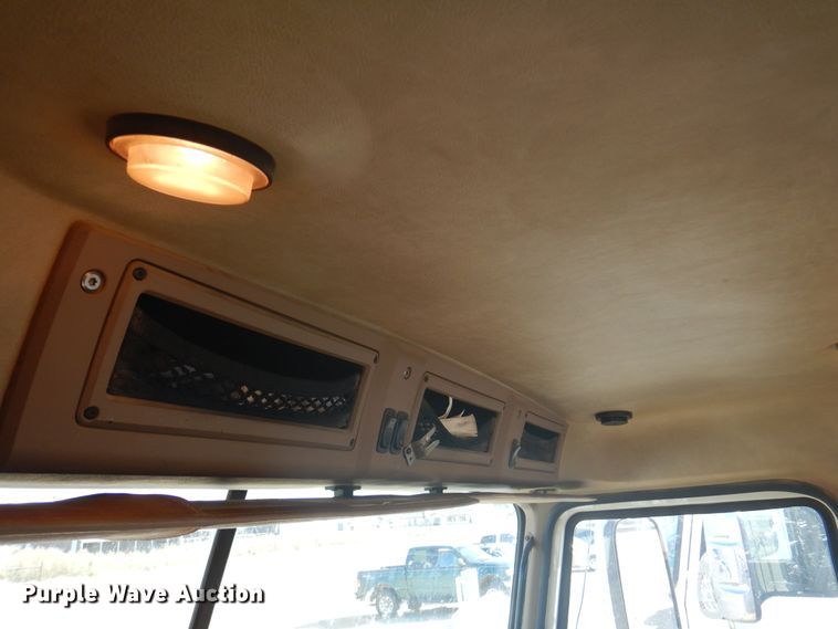 image for item DJ7524 2009 Mack GU713  semi truck