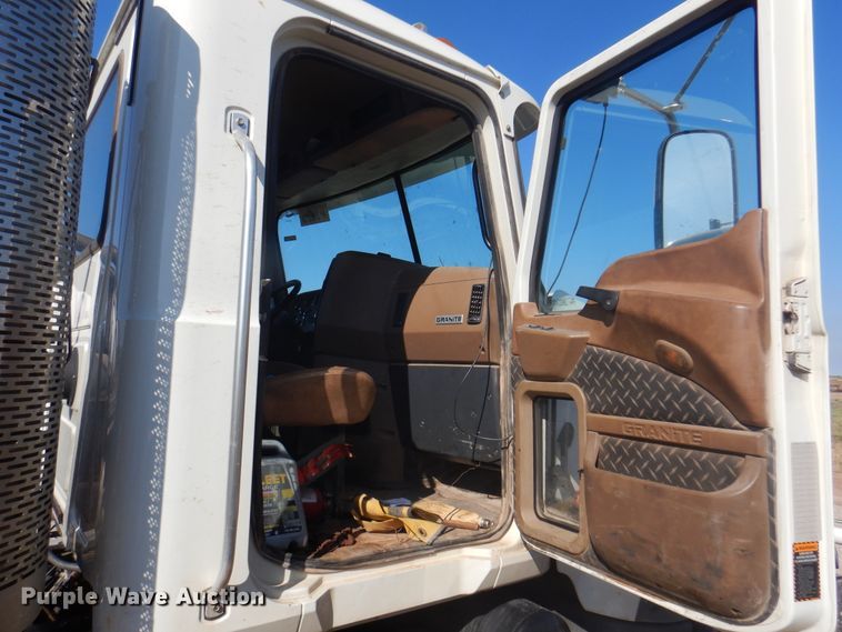 image for item DJ7524 2009 Mack GU713  semi truck