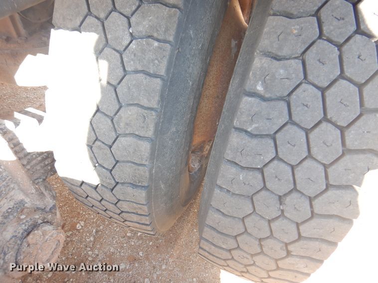 image for item DJ7524 2009 Mack GU713  semi truck