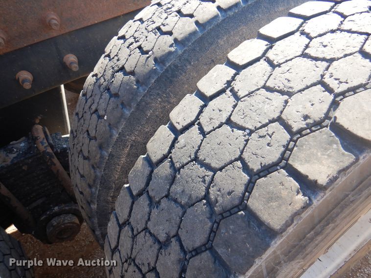 image for item DJ7524 2009 Mack GU713  semi truck