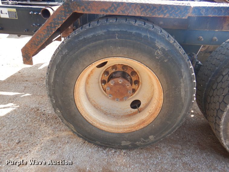 image for item DJ7524 2009 Mack GU713  semi truck