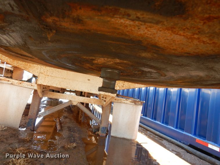 image for item DJ7526 2012 Gallegos  tank trailer