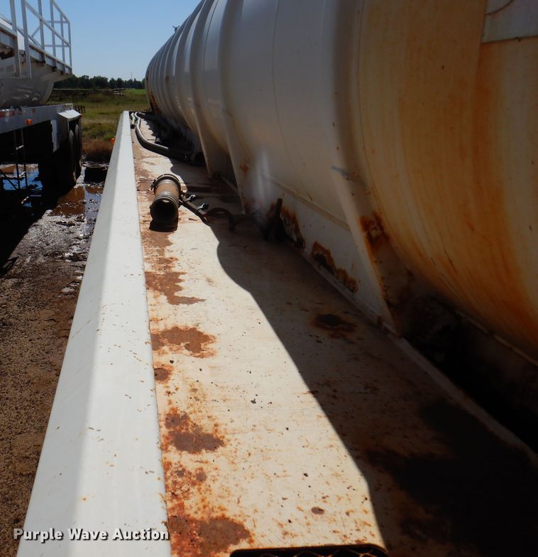 image for item DJ7526 2012 Gallegos  tank trailer