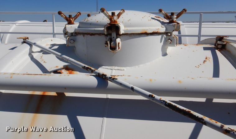 image for item DJ7526 2012 Gallegos  tank trailer