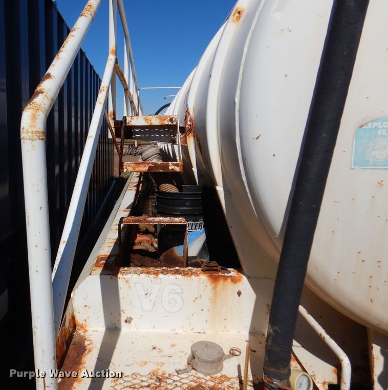 image for item DJ7526 2012 Gallegos  tank trailer