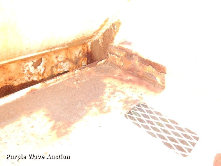 image for item DJ7526 2012 Gallegos  tank trailer