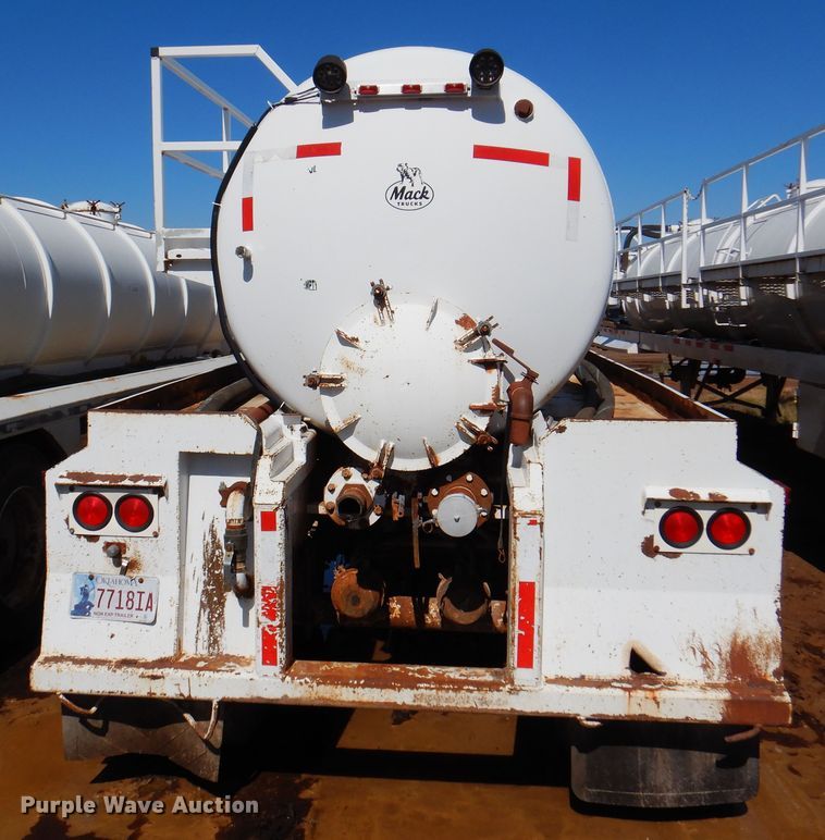 image for item DJ7527 2005 Eagle EV13  tank trailer